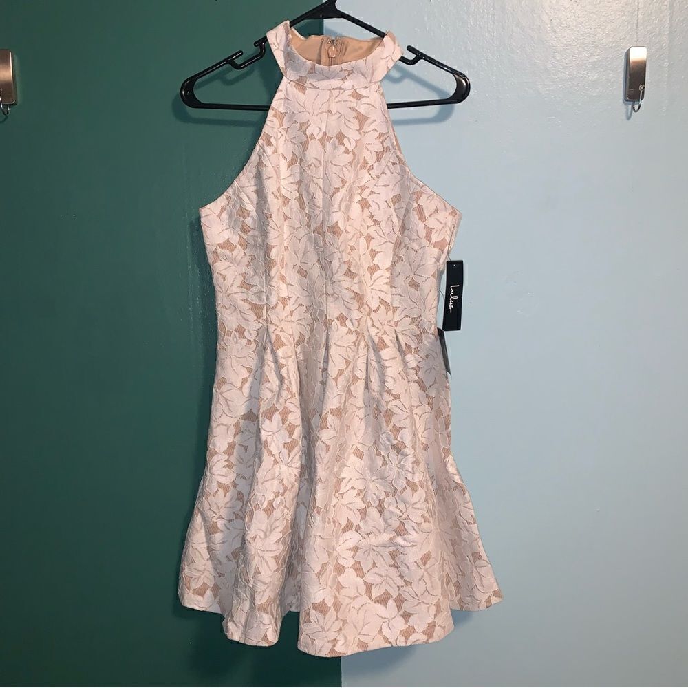 NWT Lulu’s White Lace Dress Medium